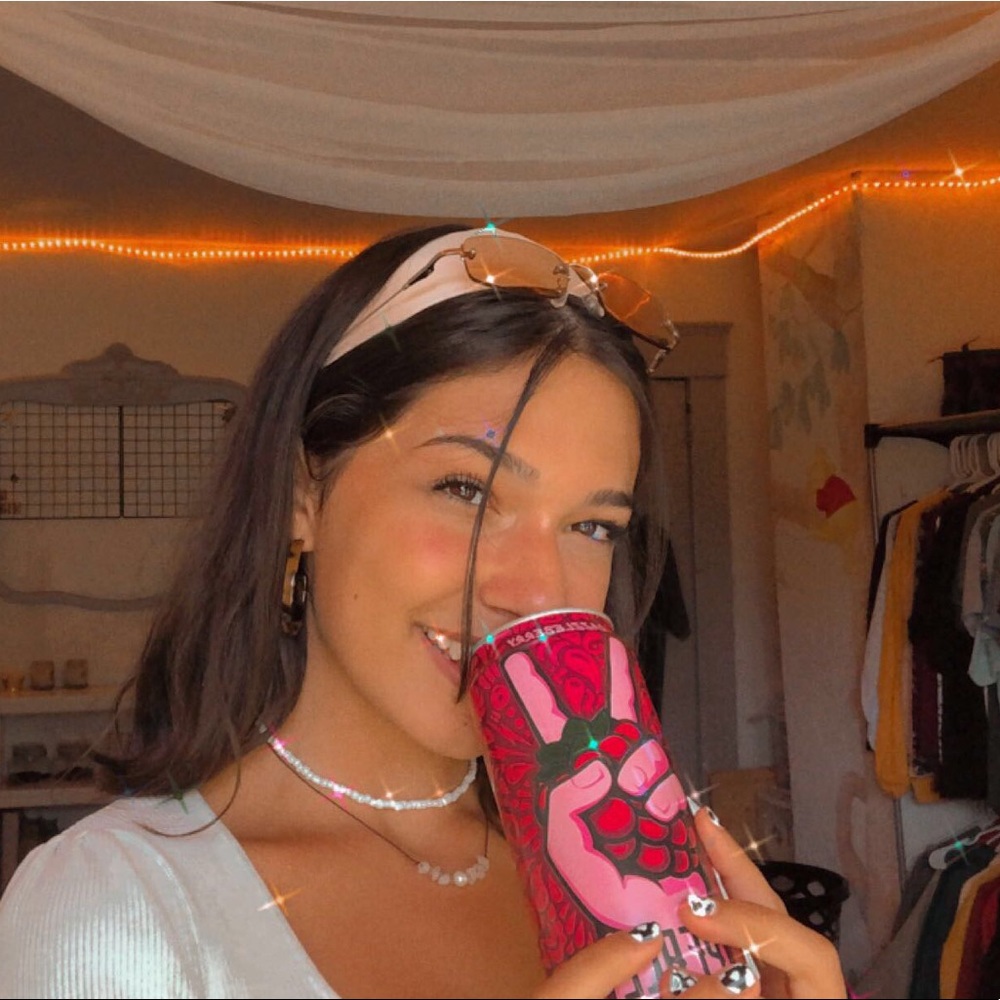 Meet your Posher, Constancia